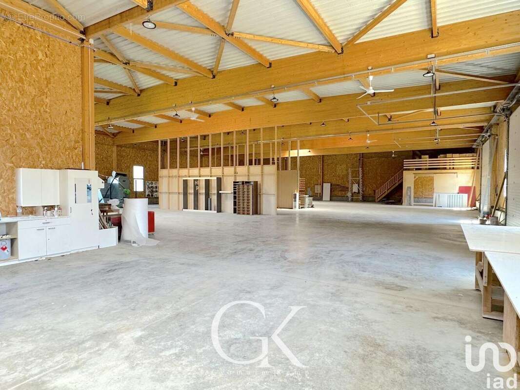 Photo 4 - Commerce à SAINT-CLAIR-DE-LA-TOUR