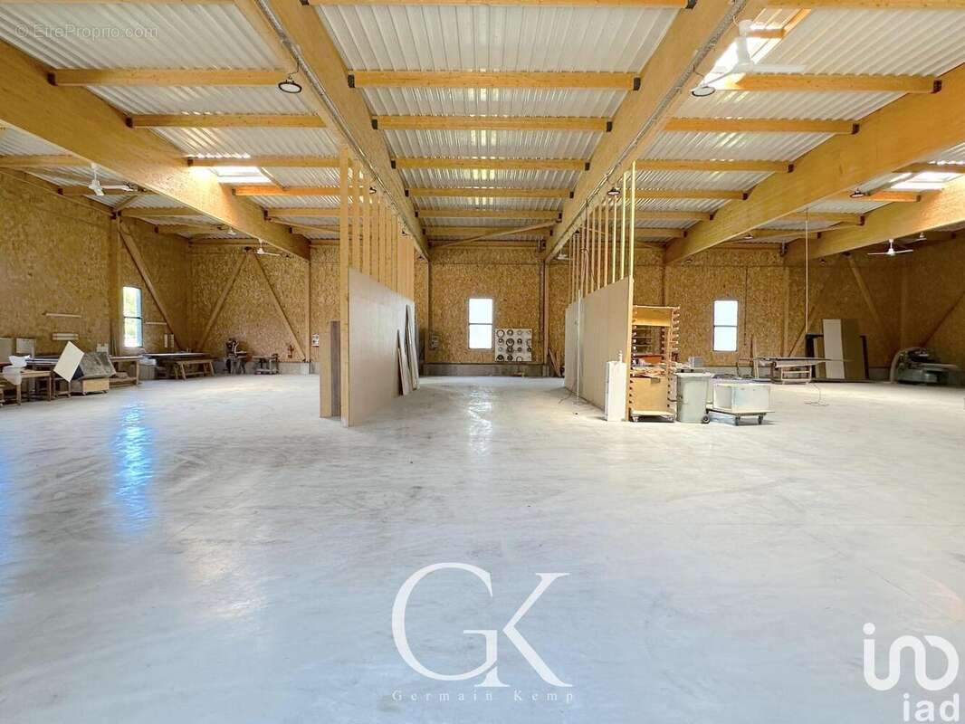 Photo 5 - Commerce à SAINT-CLAIR-DE-LA-TOUR