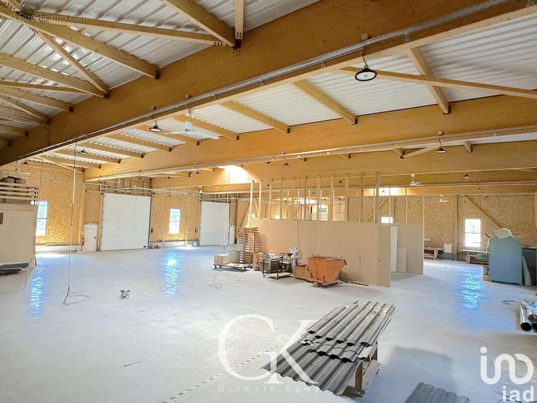 Photo 7 - Commerce à SAINT-CLAIR-DE-LA-TOUR