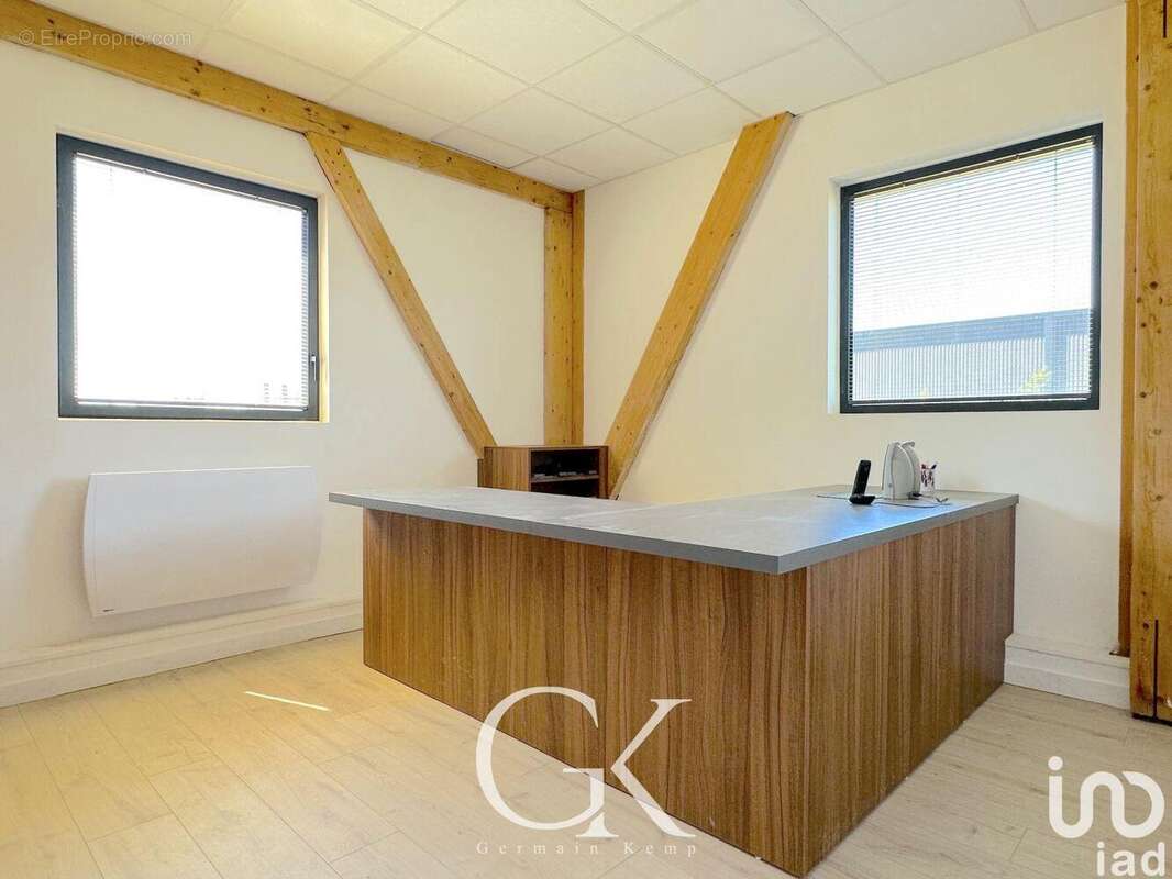 Photo 8 - Commerce à SAINT-CLAIR-DE-LA-TOUR