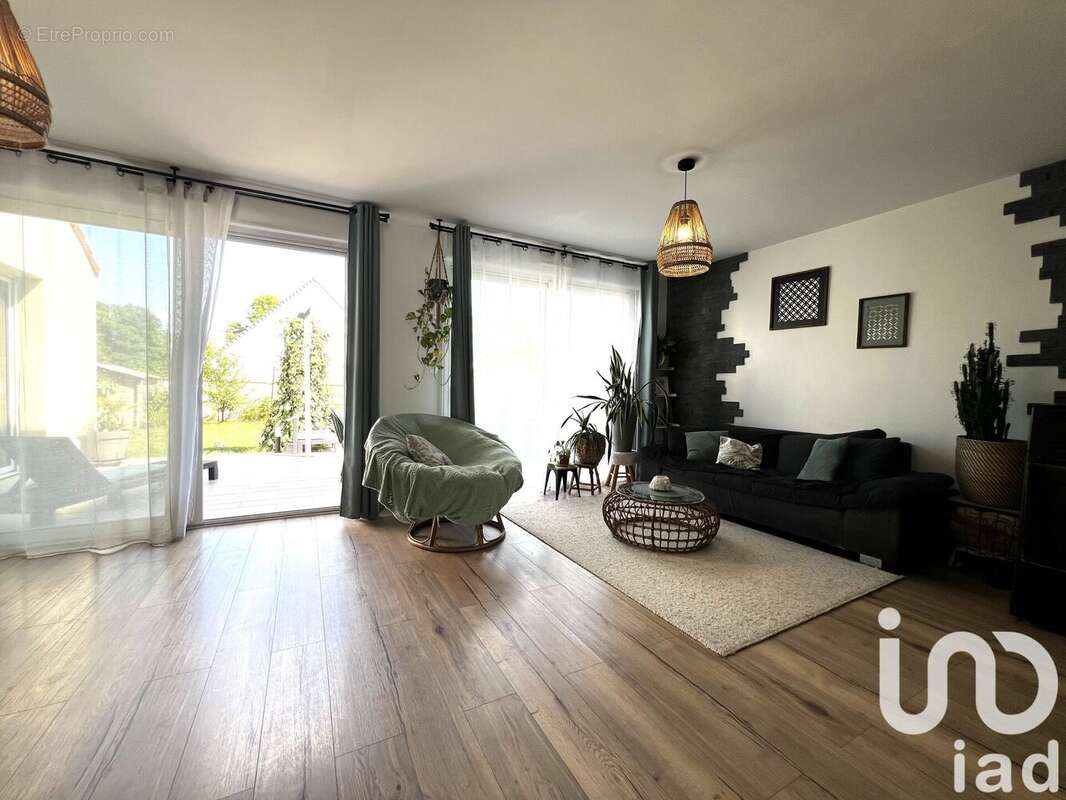 Photo 3 - Maison à SAINT-GERMAIN-LES-ARPAJON