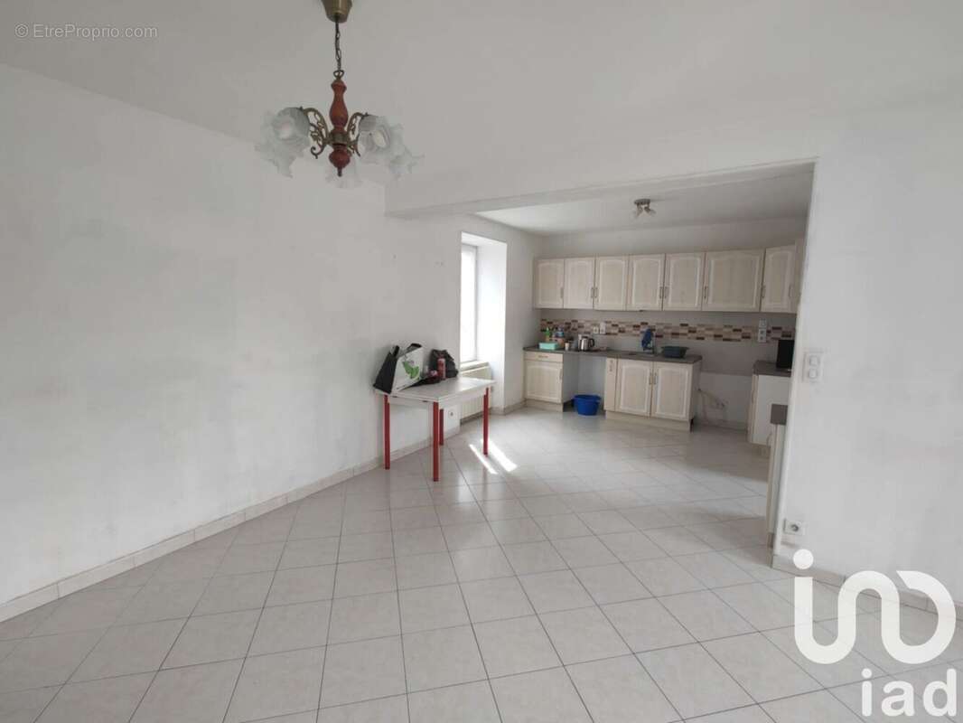 Photo 3 - Maison à YMONVILLE