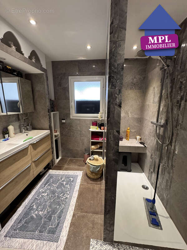 Appartement à JUVIGNAC