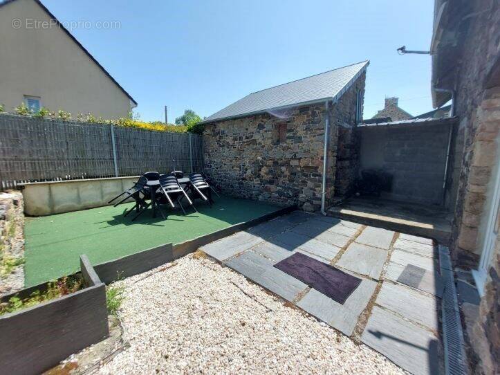 Maison à JULLOUVILLE