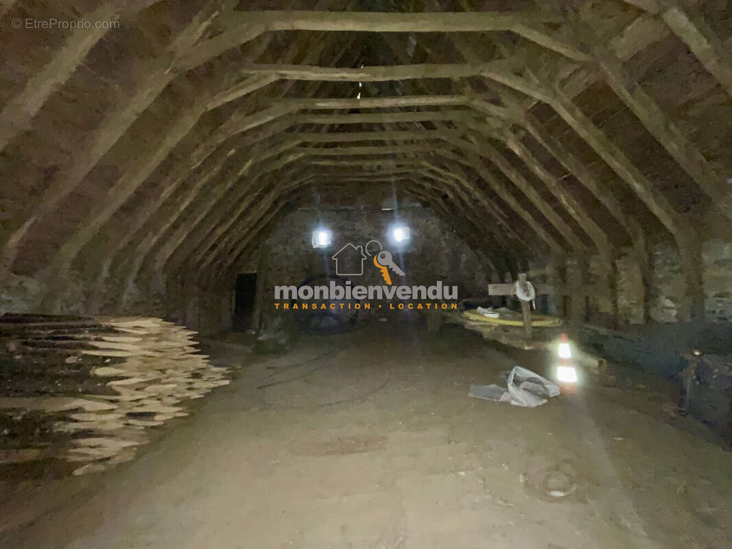 Maison à SAINT-CERNIN