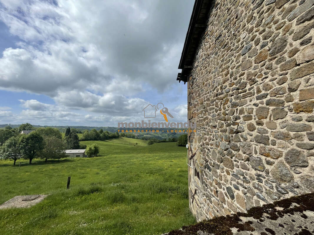 Maison à SAINT-CERNIN