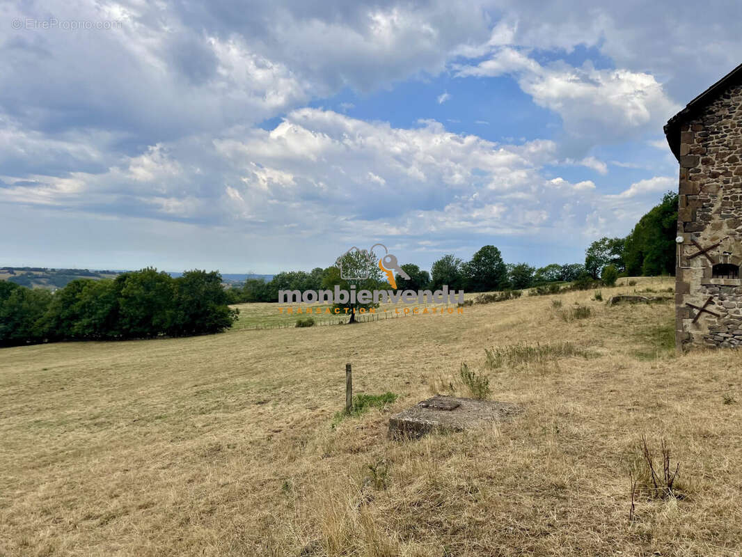 Maison à SAINT-CERNIN