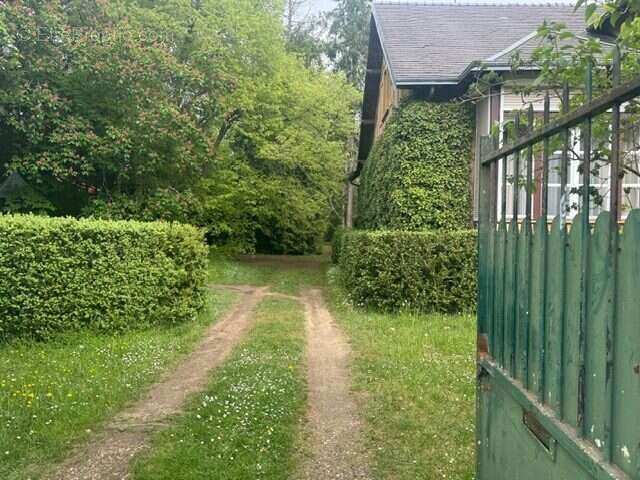 Maison à BOURG-ET-COMIN