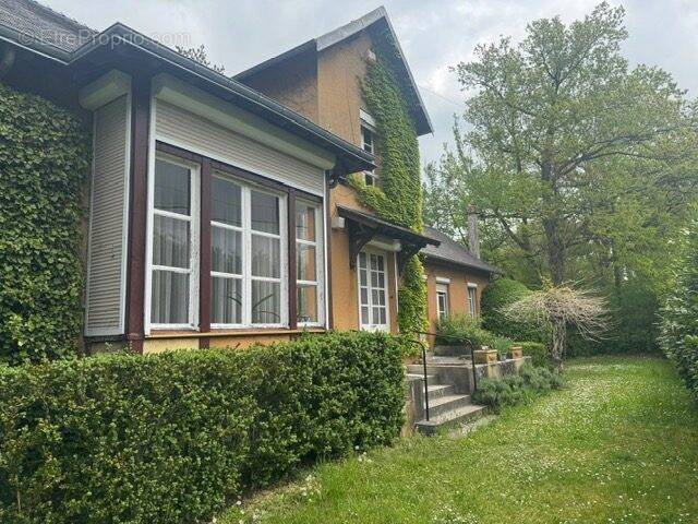 Maison à BOURG-ET-COMIN