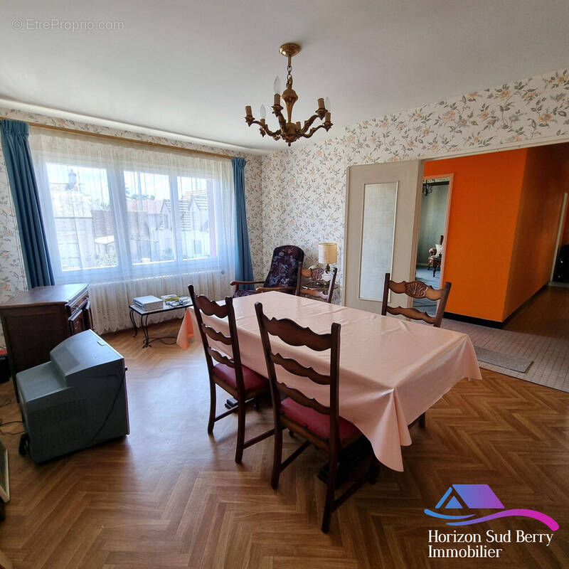 salle à manger - Maison à LA CHATRE