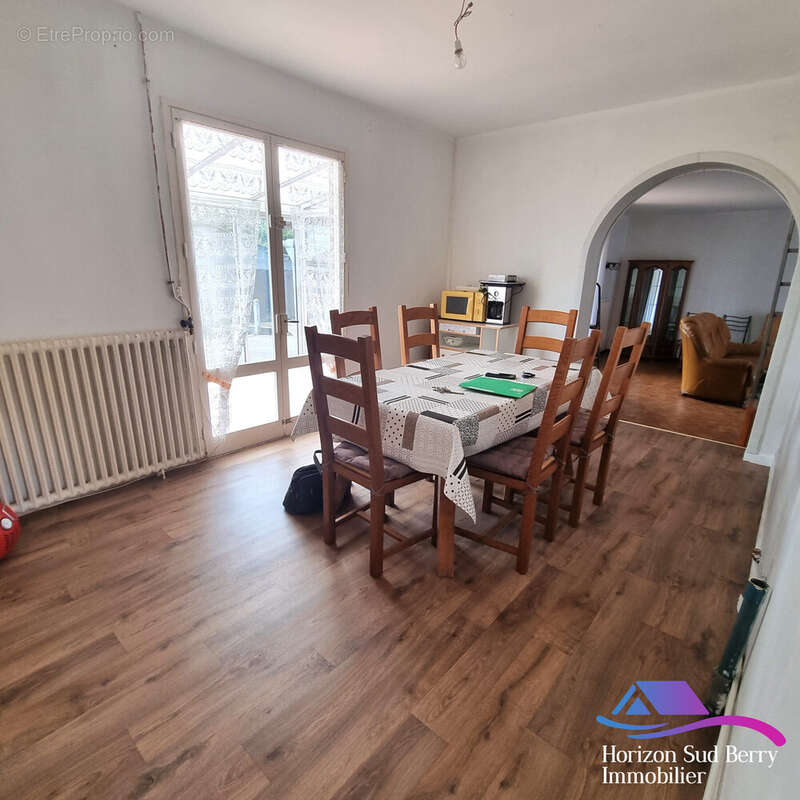 Maison à MONTCHEVRIER