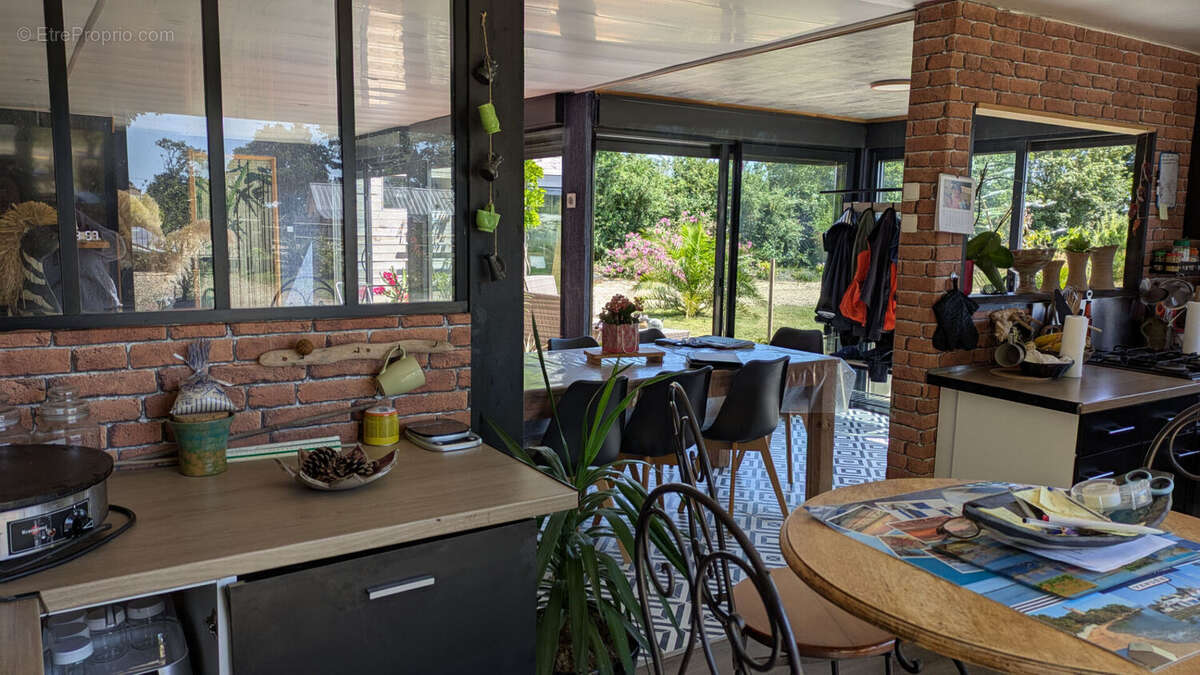 Terrain à RAUVILLE-LA-PLACE