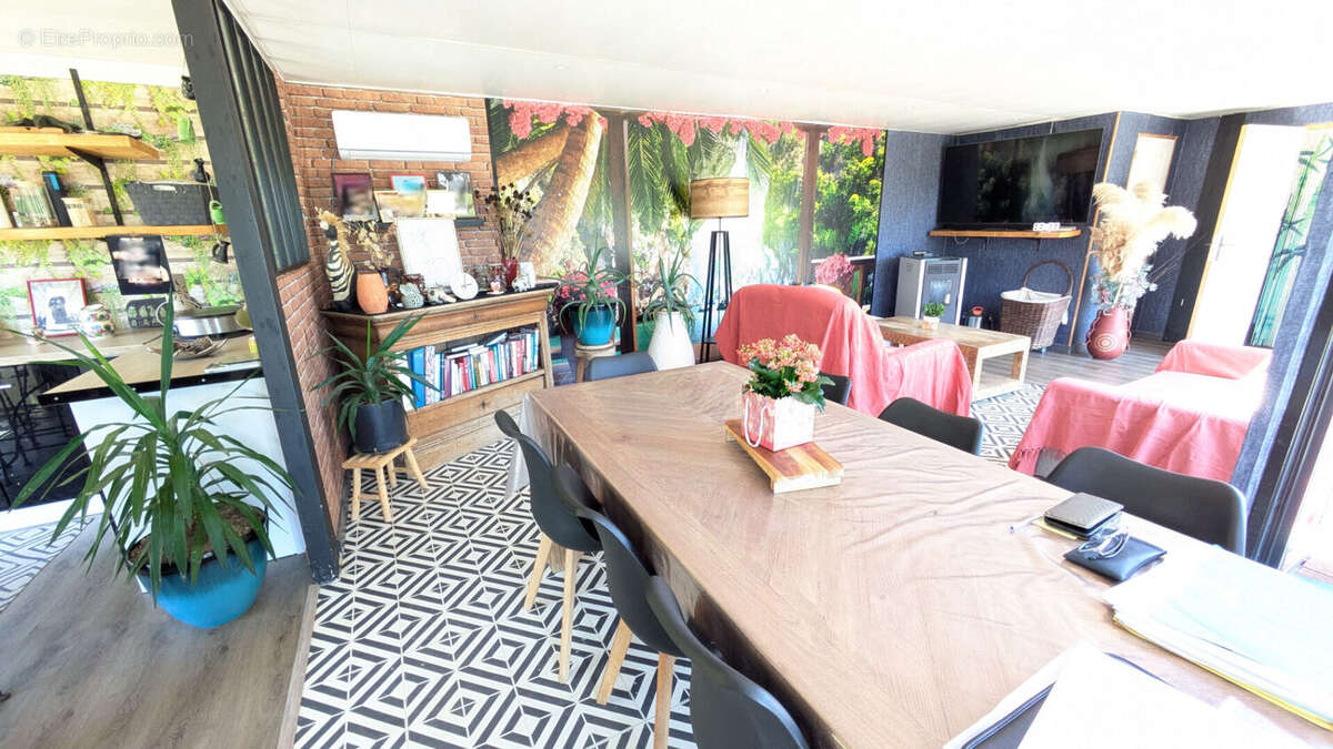 Terrain à RAUVILLE-LA-PLACE