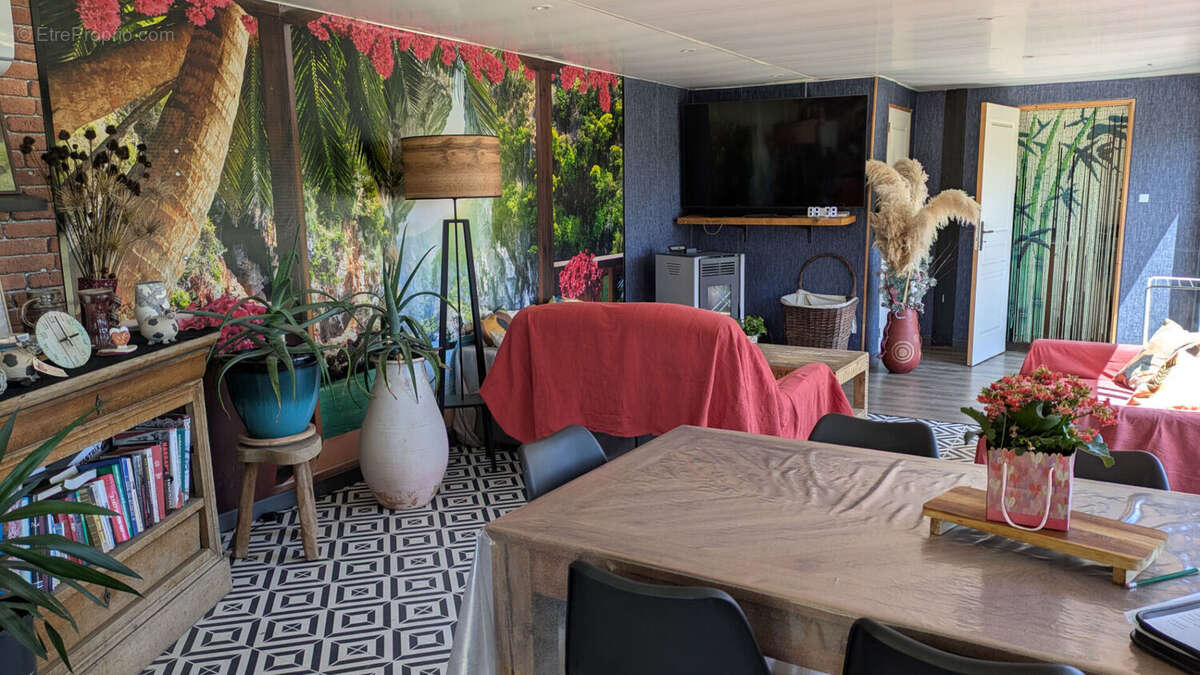 Terrain à RAUVILLE-LA-PLACE