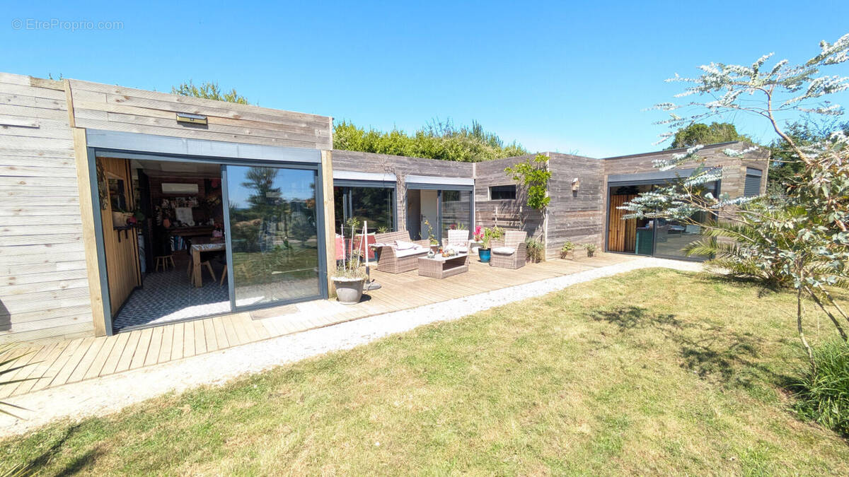 Terrain à RAUVILLE-LA-PLACE