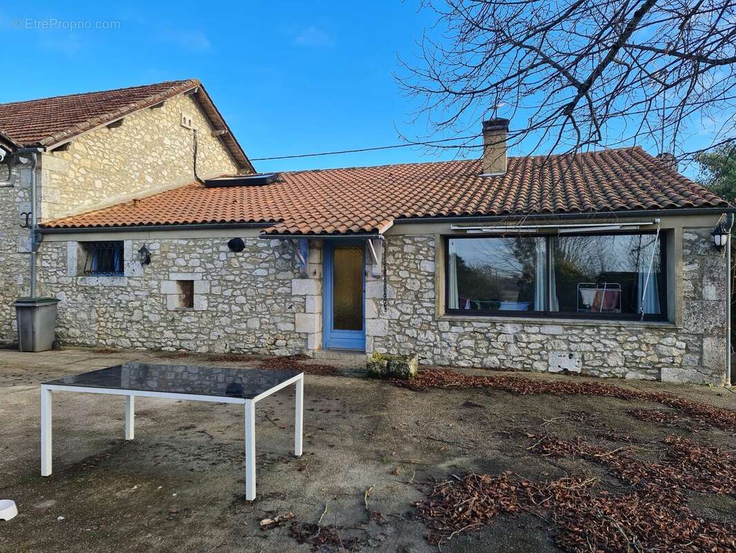 Maison à ROUFFIGNAC-DE-SIGOULES