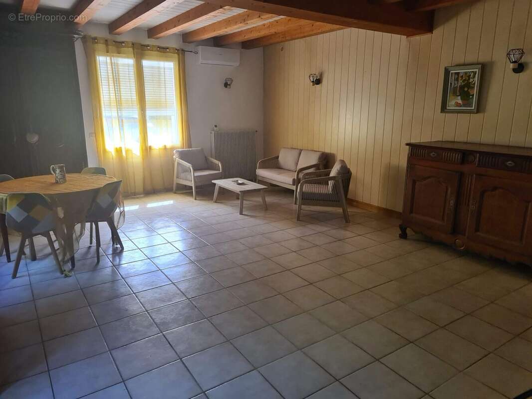 SALON/SEJOUR - Maison à BERGERAC