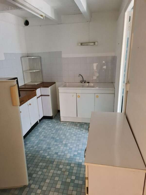 CUISINE - Maison à SAINT-COLOMB-DE-LAUZUN