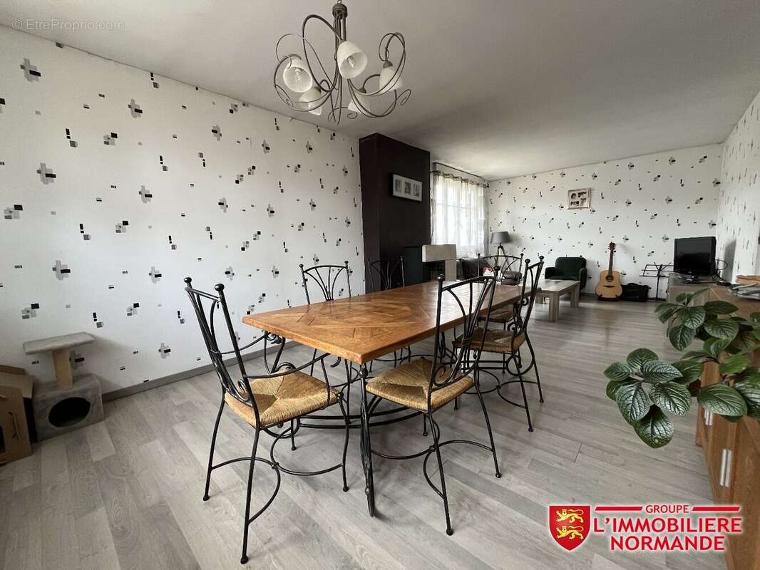 Maison à PACY-SUR-EURE