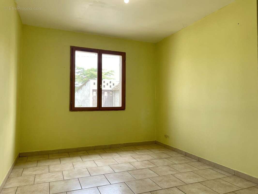 Chambre 1 - Maison à COURCEMONT