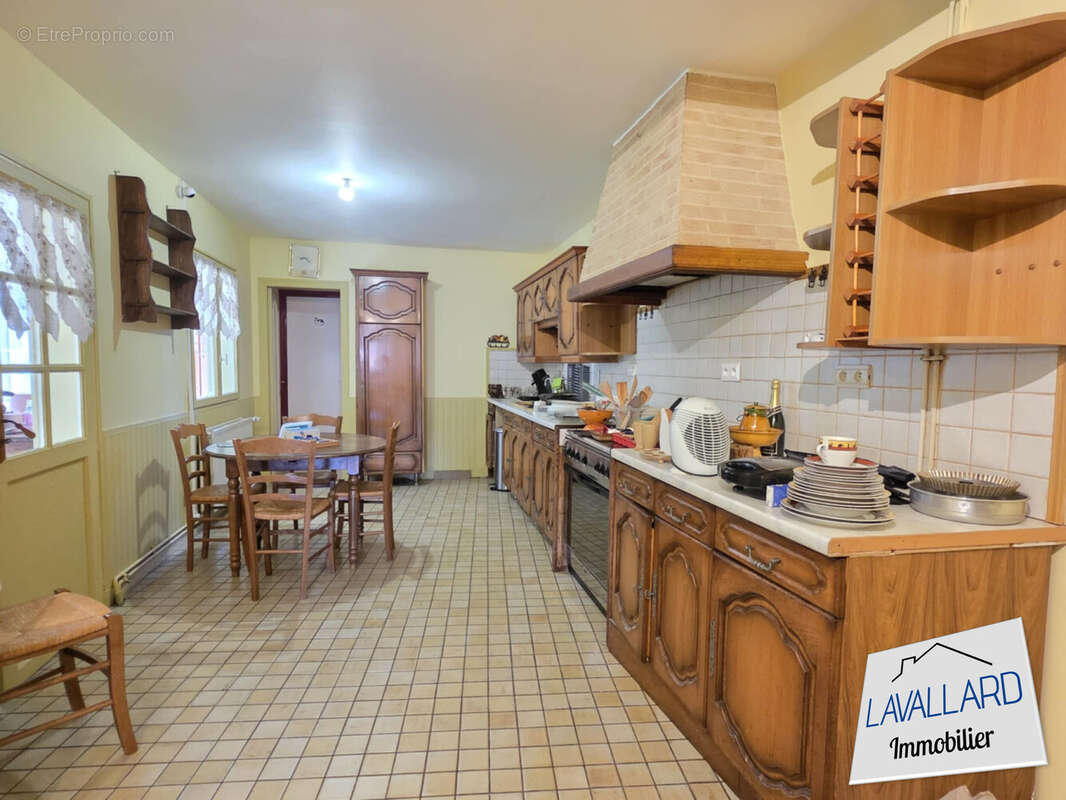 Maison à SAINS-EN-AMIENOIS