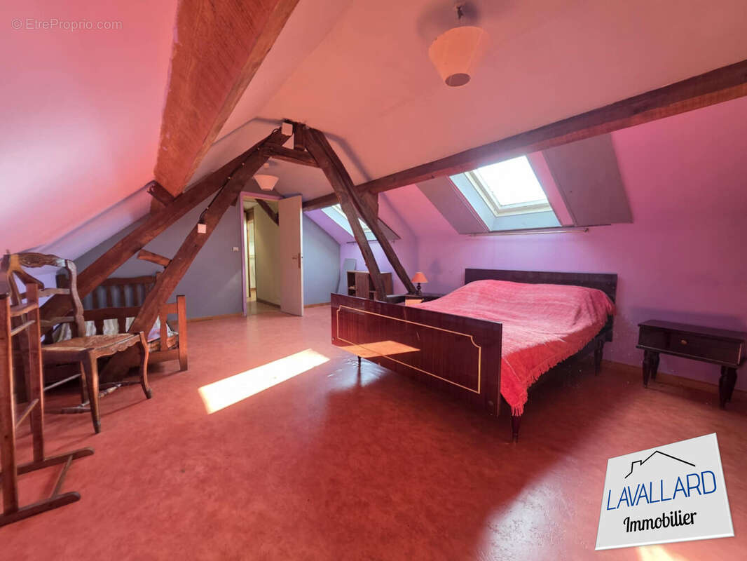 Maison à SAINS-EN-AMIENOIS