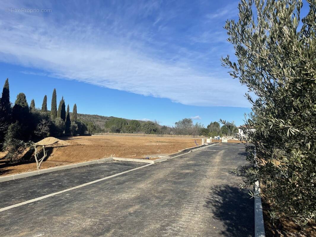 Terrain à LEZIGNAN-LA-CEBE