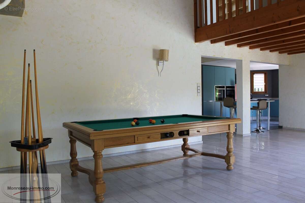 Maison à SAINT-CYR-SUR-MENTHON