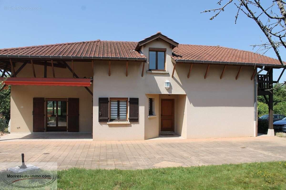 Maison à SAINT-CYR-SUR-MENTHON