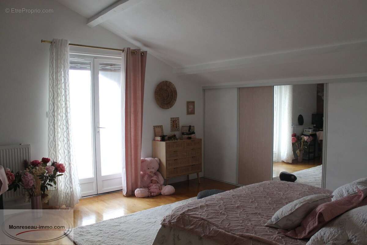 Maison à SAINT-CYR-SUR-MENTHON