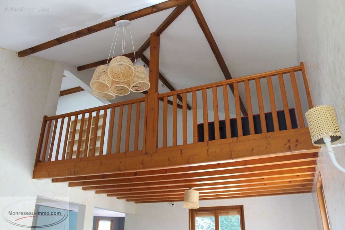 Maison à SAINT-CYR-SUR-MENTHON