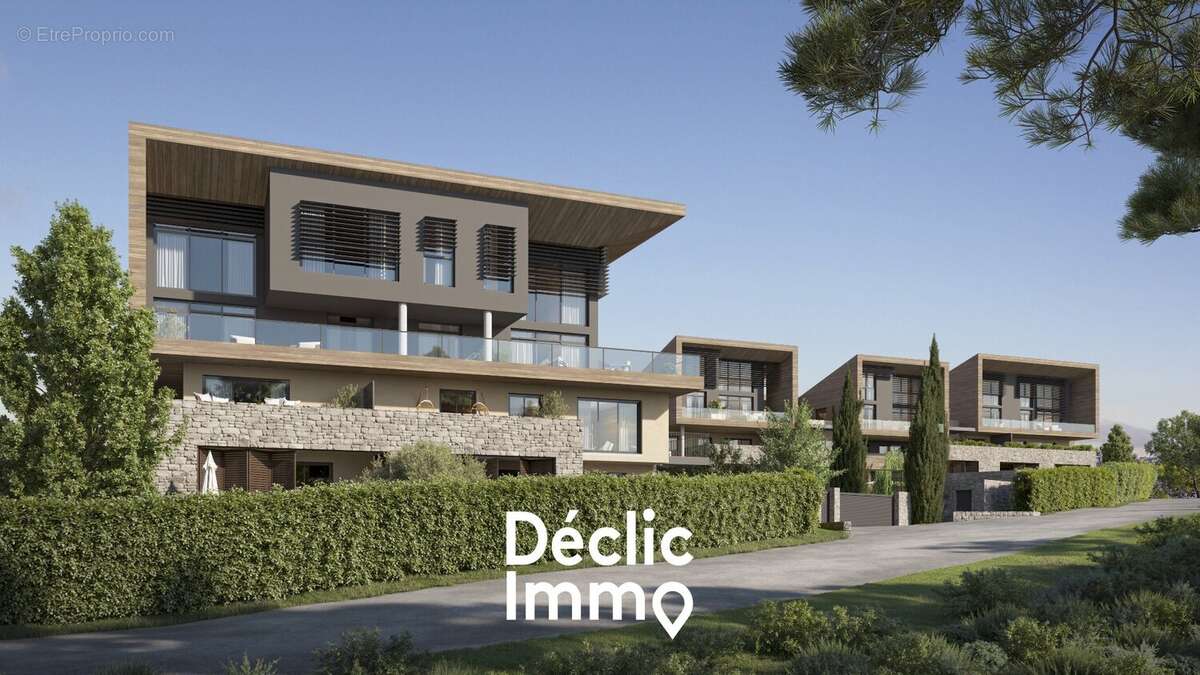 Appartement à CHATEAUNEUF-GRASSE