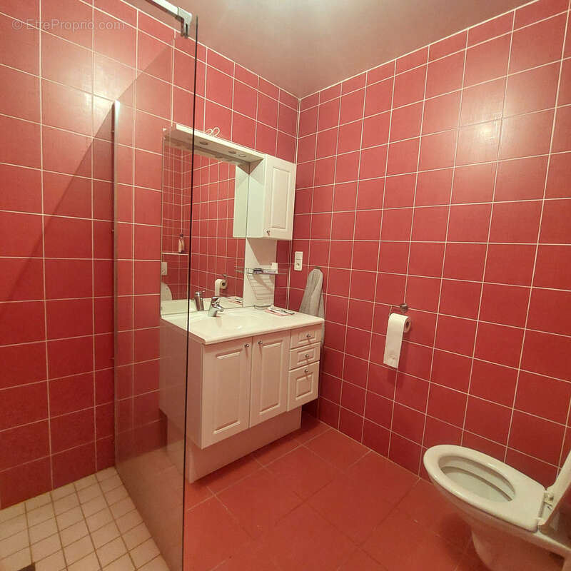 Maison à SAINT-JULIEN-BOUTIERES