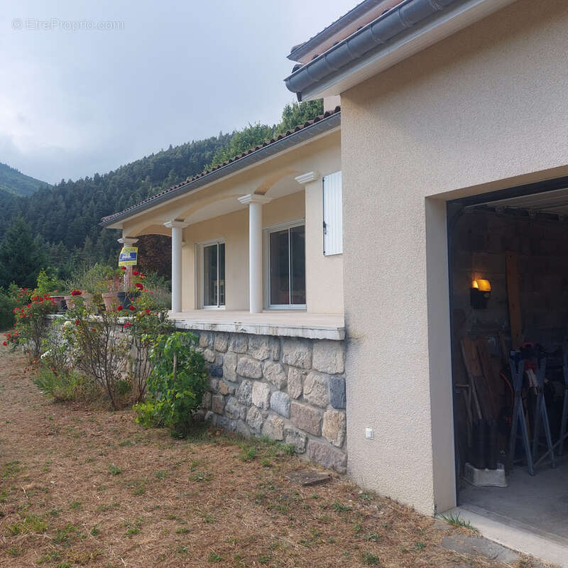 Maison à SAINT-JULIEN-BOUTIERES