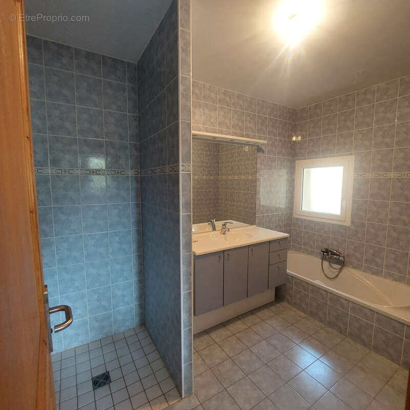 Maison à SAINT-JULIEN-BOUTIERES