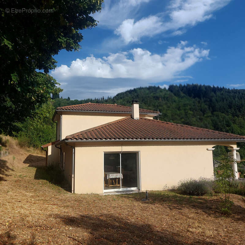 Maison à SAINT-JULIEN-BOUTIERES