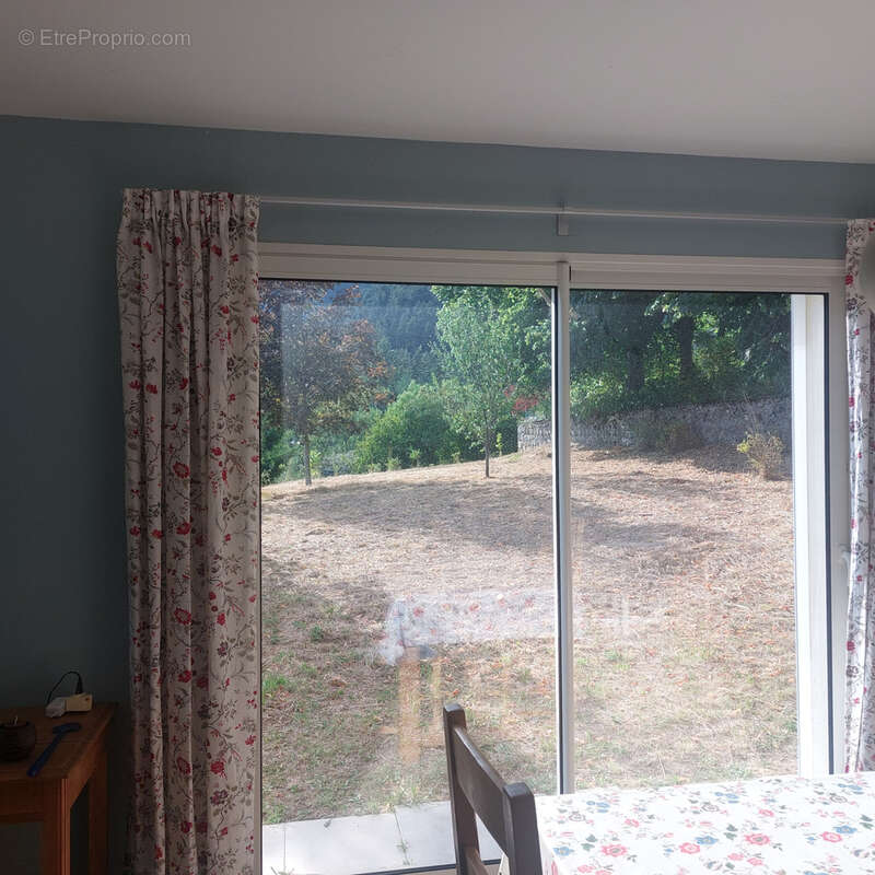 Maison à SAINT-JULIEN-BOUTIERES