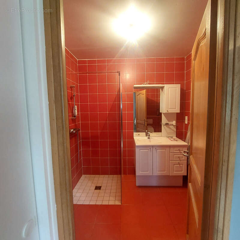 Maison à SAINT-JULIEN-BOUTIERES