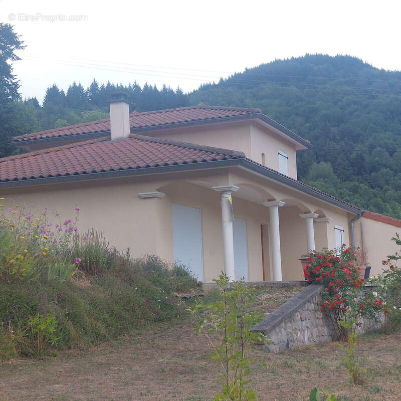 Maison à SAINT-JULIEN-BOUTIERES