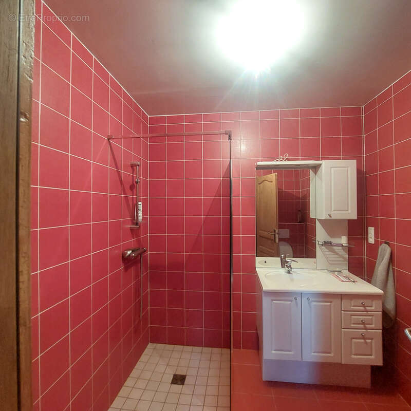 Maison à SAINT-JULIEN-BOUTIERES