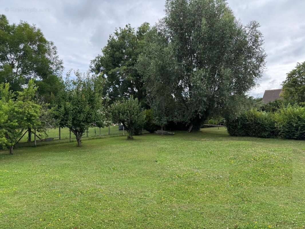 Terrain à PACY-SUR-EURE
