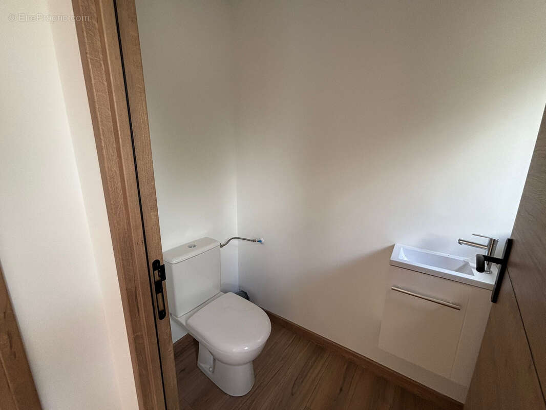 Maison à PONT-DE-VAUX