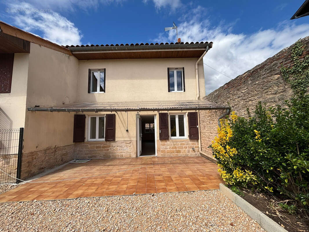 Maison à PONT-DE-VAUX