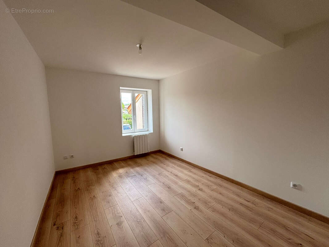 Maison à PONT-DE-VAUX