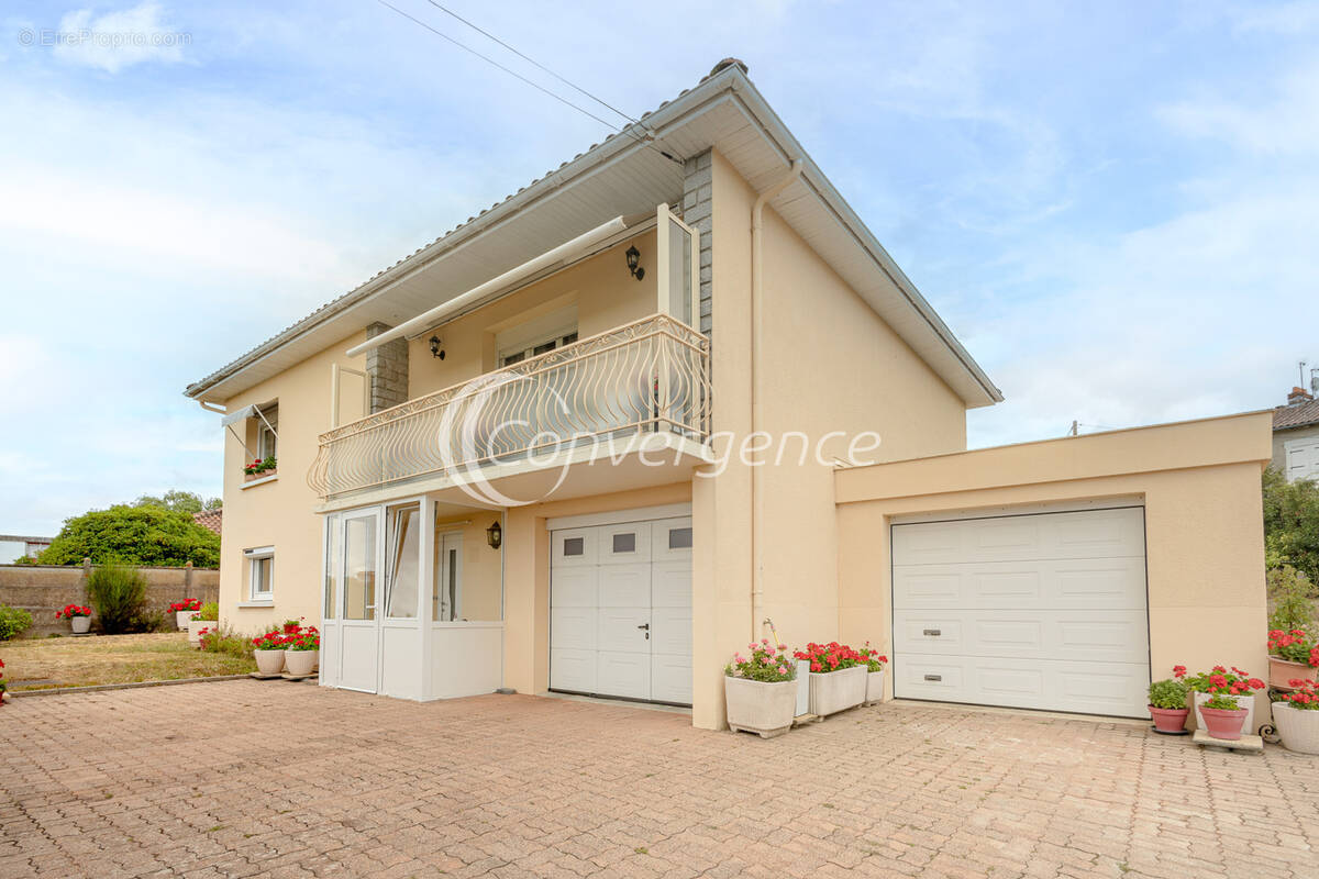 Maison à SAINT-JUNIEN