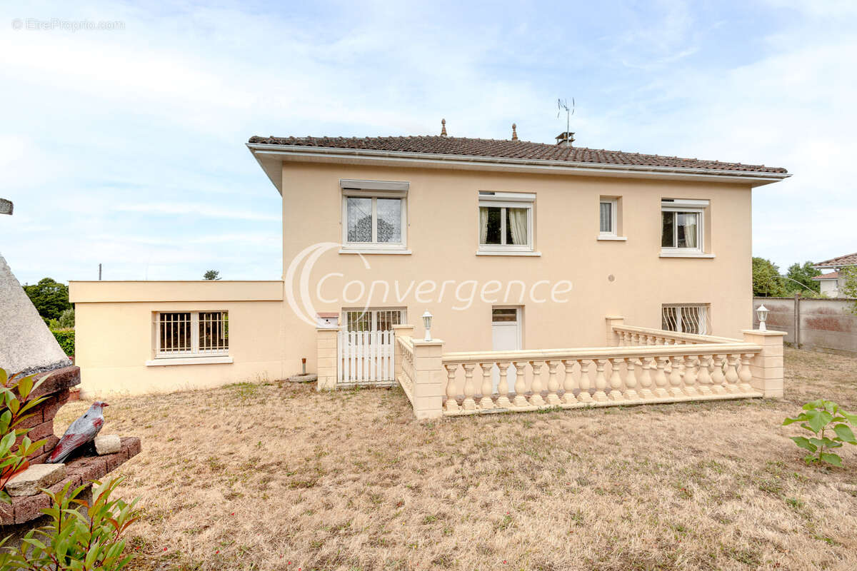Maison à SAINT-JUNIEN
