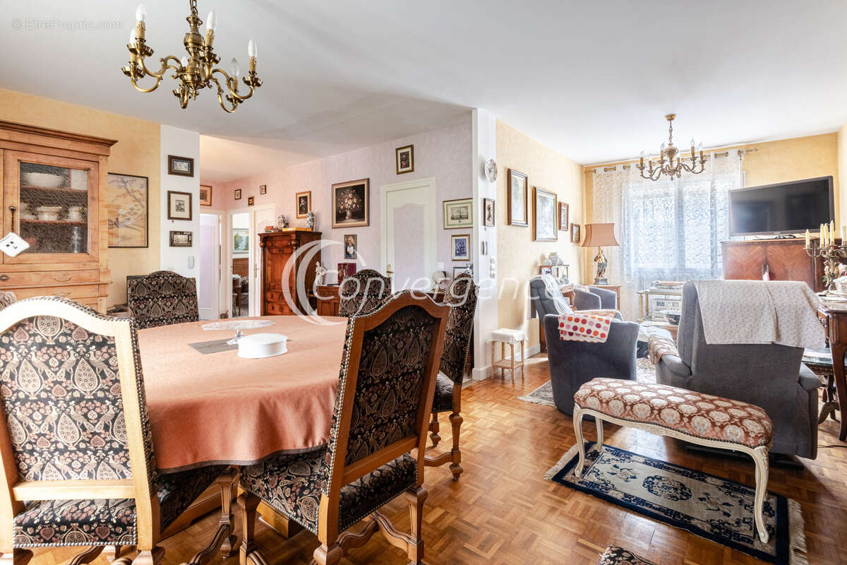 Maison à SAINT-JUNIEN