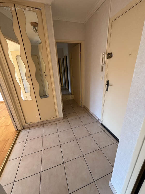 Appartement à SAINTE-GENEVIEVE-DES-BOIS