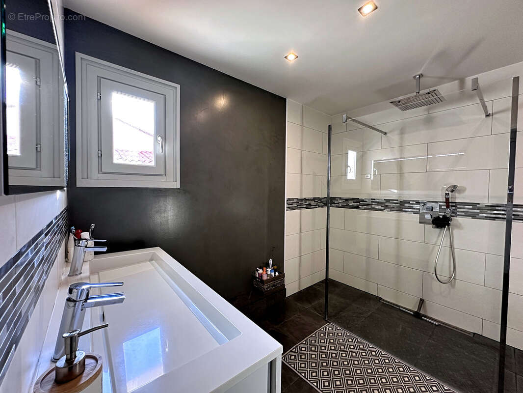 Maison à SAINT-CYPRIEN