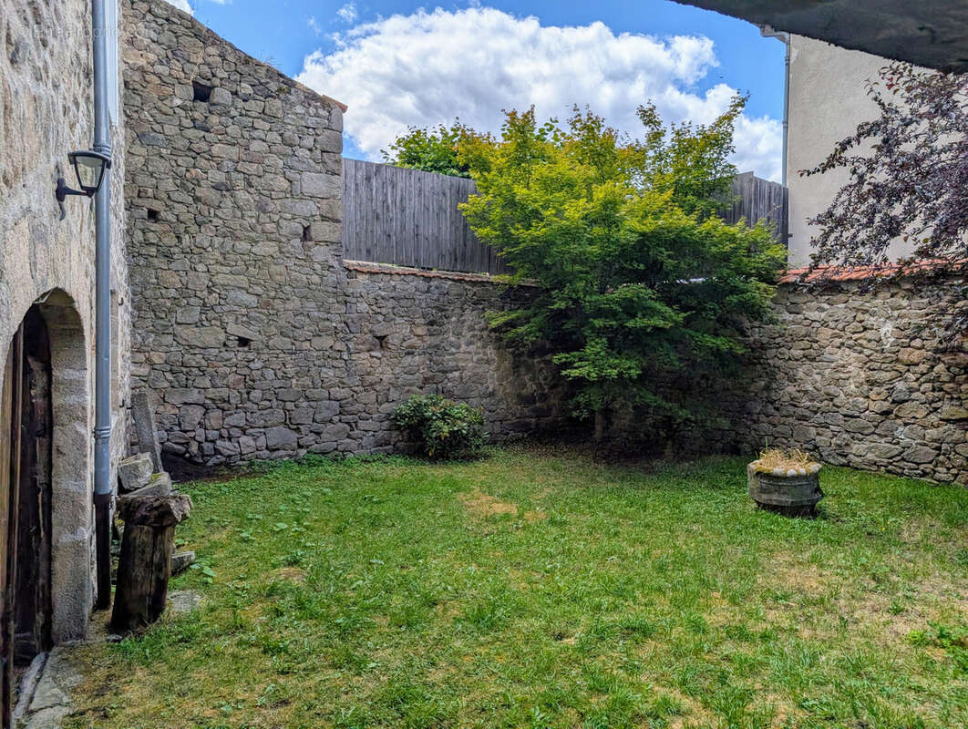 Maison à LA CHAISE-DIEU